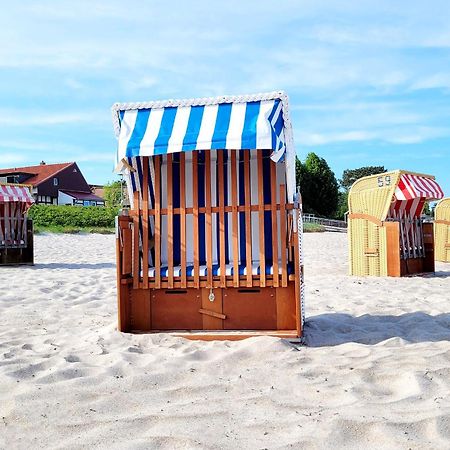 Ostsee Strandoase: Moderne Ferienwohnung mit Sonnenterrasse Scharbeutz Exterior photo